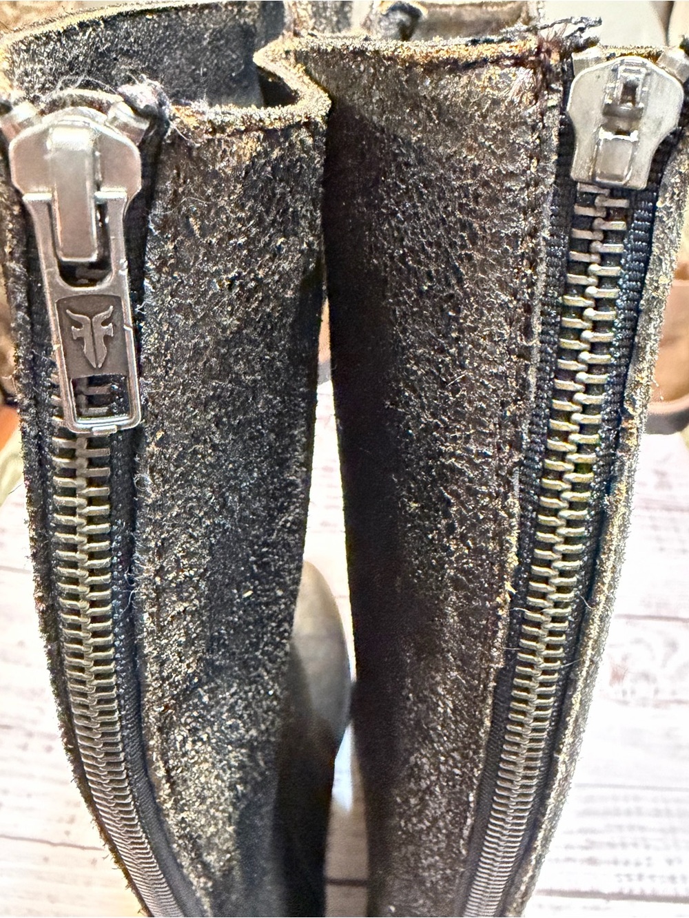 Frye Women’s 10 Metallic Bronze Distressed Leather Knee High Riding Boots READ! - Picture 8 of 10